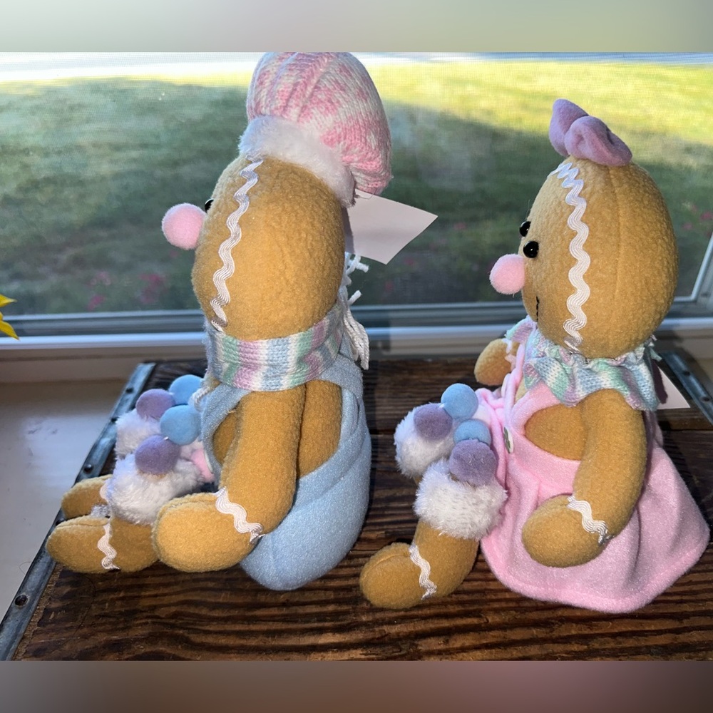 Pastel Gingerbread Girl & Boy Doll Shelf Sitter Christmas Set ~ NWT - Picture 6 of 7
